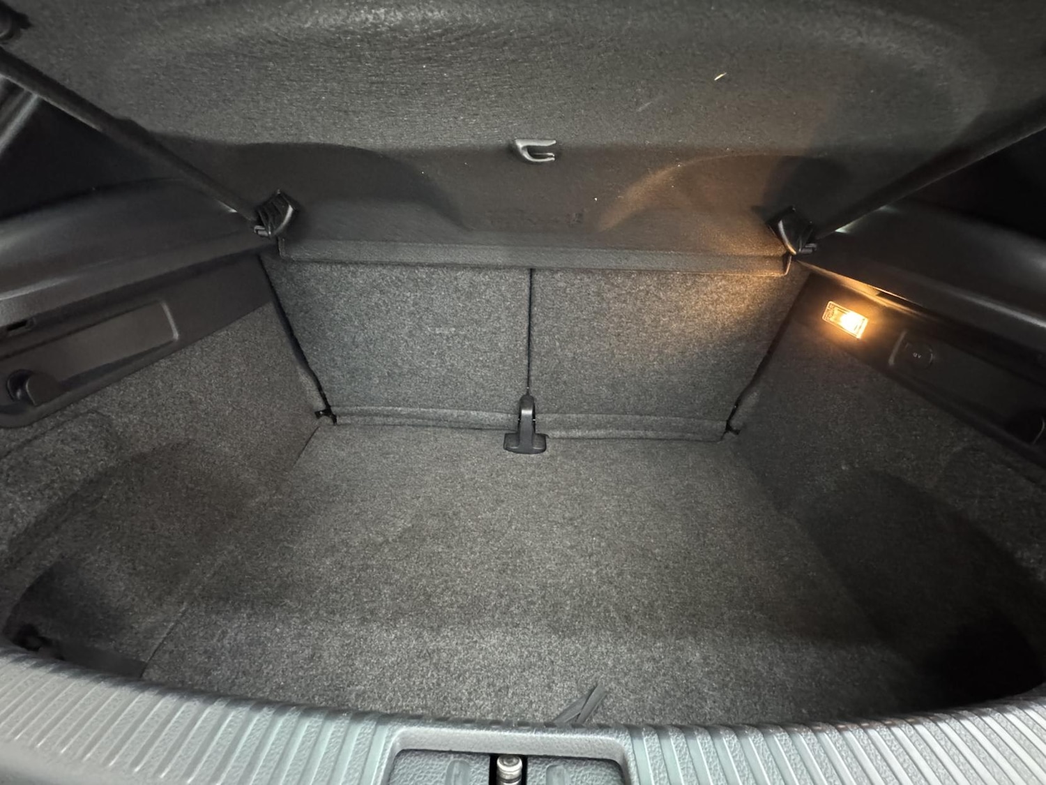 Used Volkswagen Scirocco 2017 for sale - 78112768: Photo 12