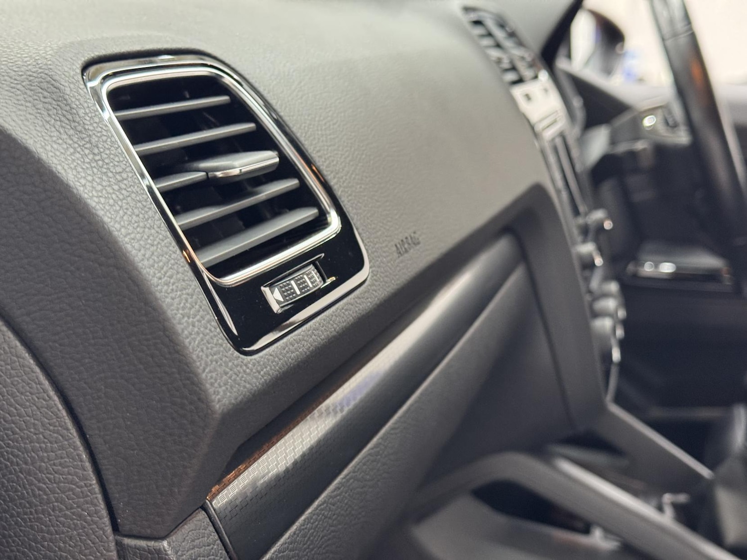 Used Volkswagen Scirocco 2017 for sale - 78112768: Photo 26