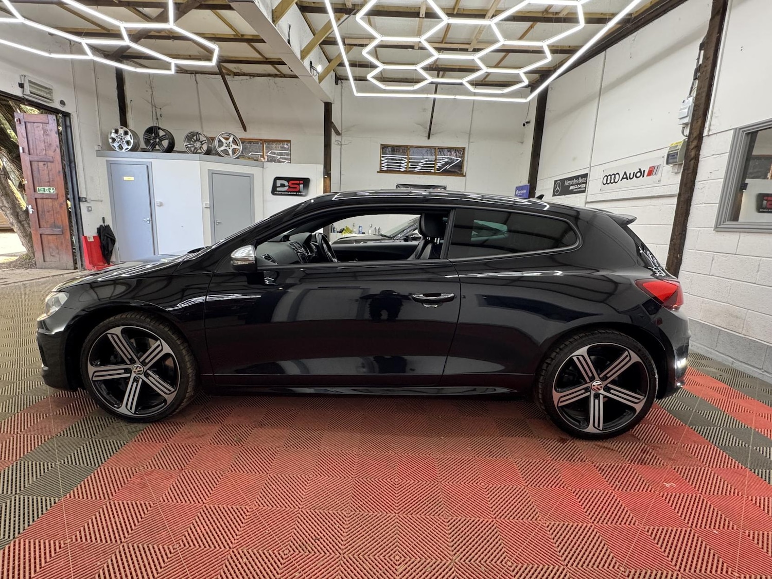 Used Volkswagen Scirocco 2017 for sale - 78112768: Photo 7