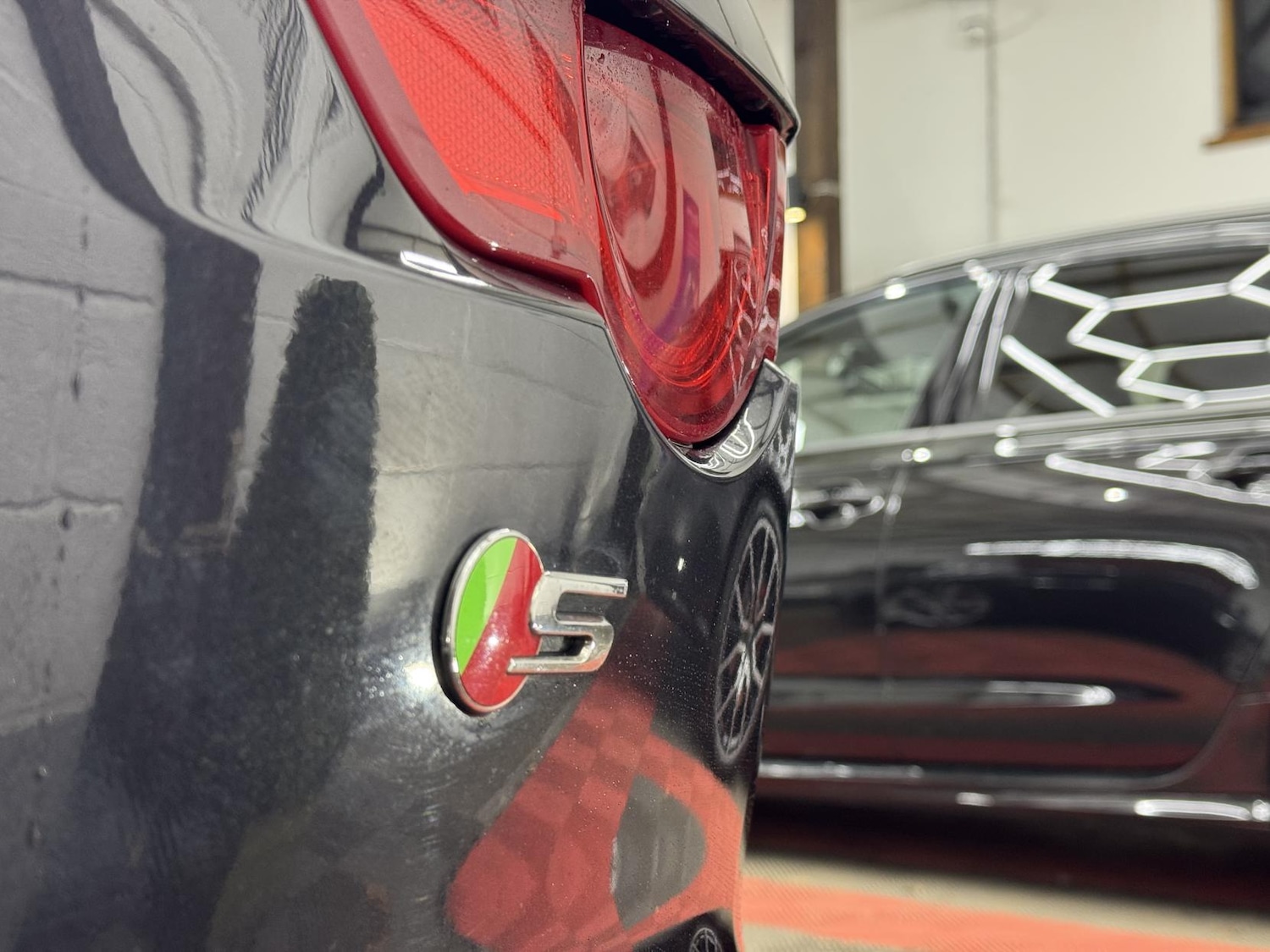 Used Jaguar F-Type 2015 for sale - 77210684: Photo 11