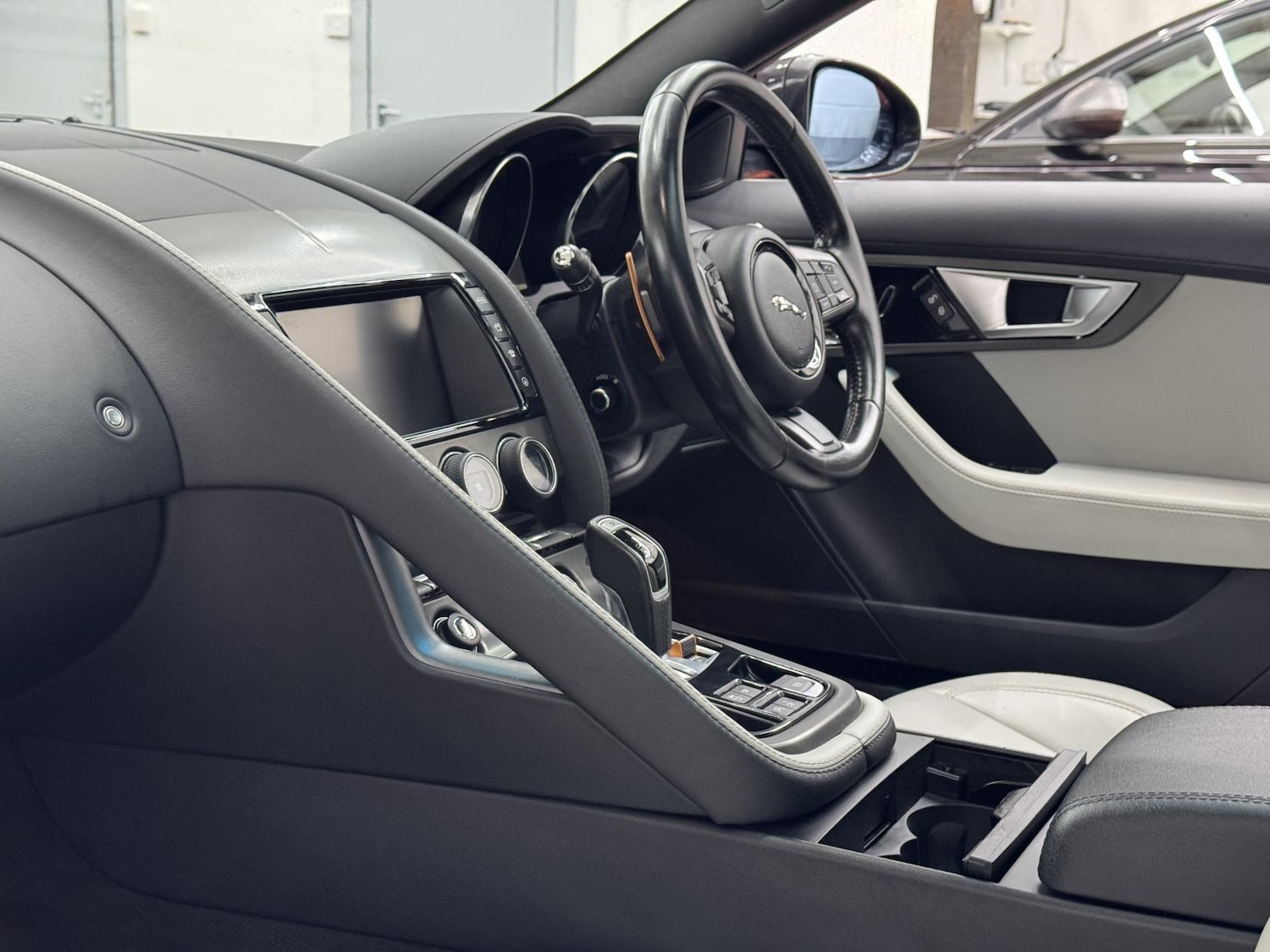 Used Jaguar F-Type 2015 for sale - 77210684: Photo 24