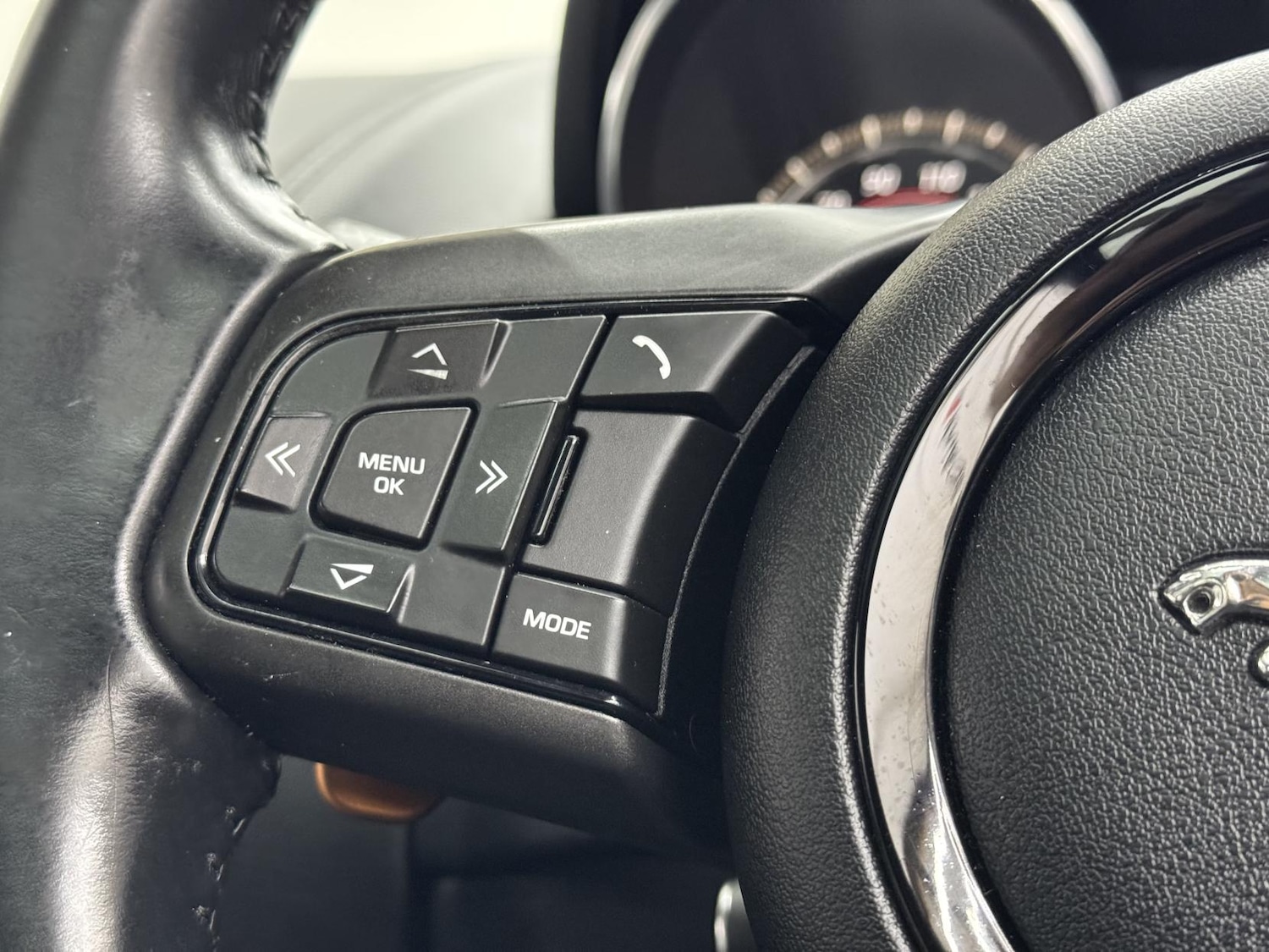 Used Jaguar F-Type 2015 for sale - 77210684: Photo 30