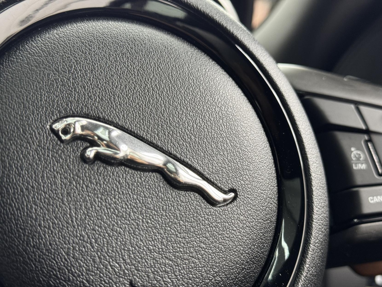 Used Jaguar F-Type 2015 for sale - 77210684: Photo 35