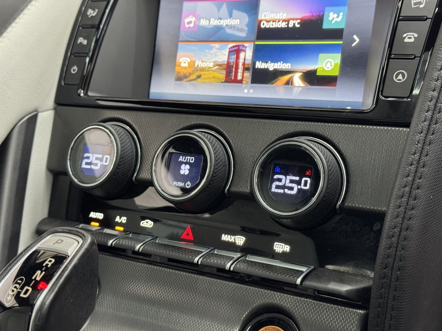 Used Jaguar F-Type 2015 for sale - 77210684: Photo 36