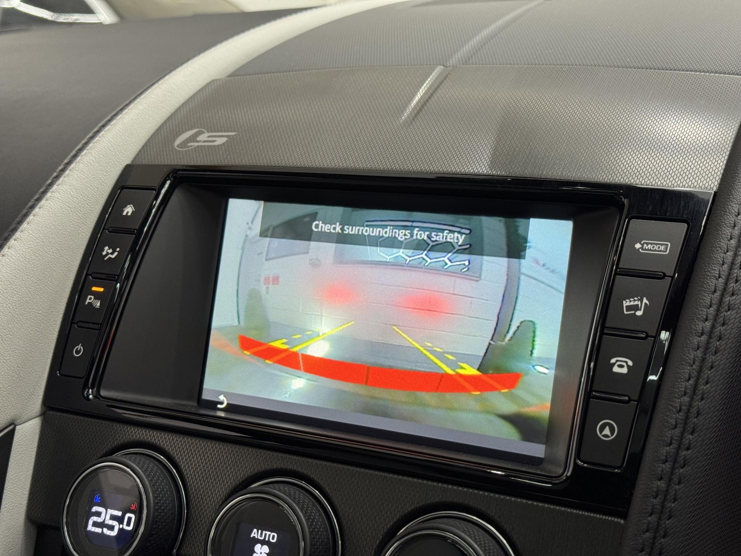 Used Jaguar F-Type 2015 for sale - 77210684: Photo 41