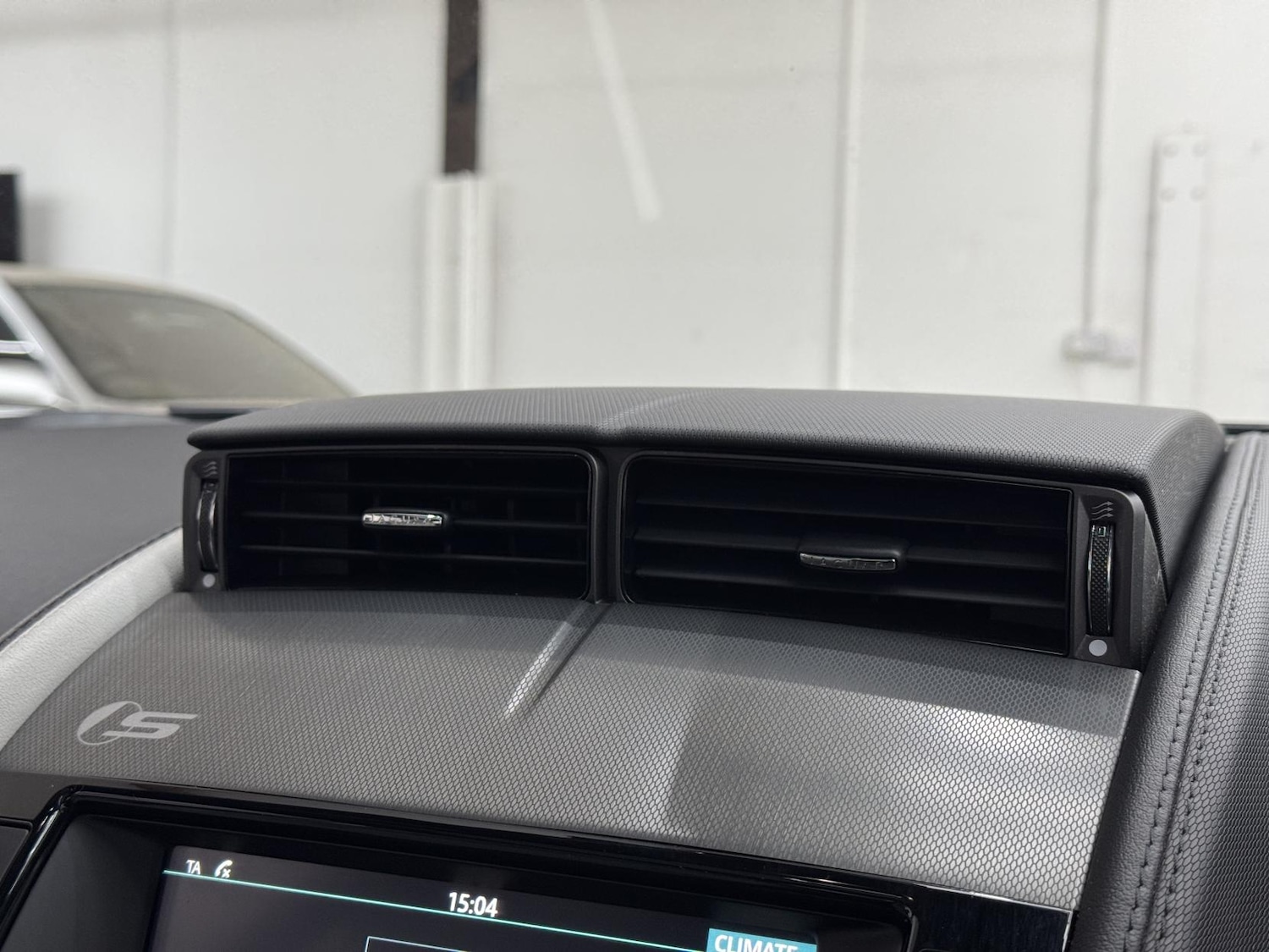 Used Jaguar F-Type 2015 for sale - 77210684: Photo 42