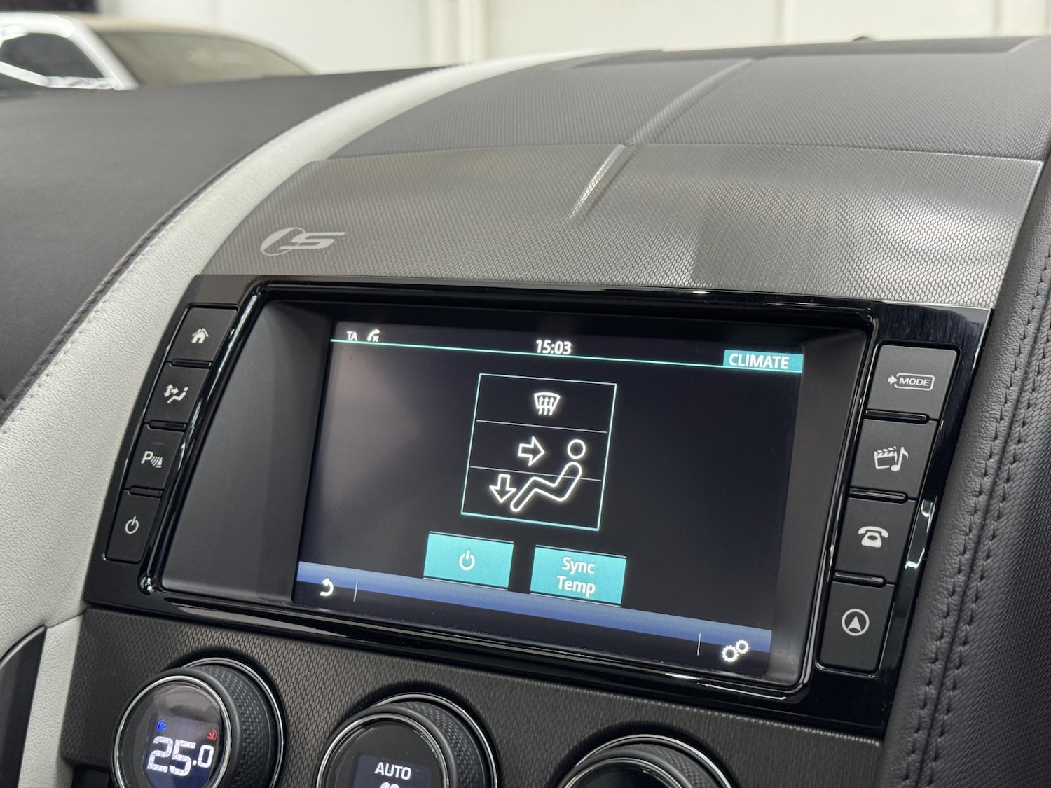 Used Jaguar F-Type 2015 for sale - 77210684: Photo 43