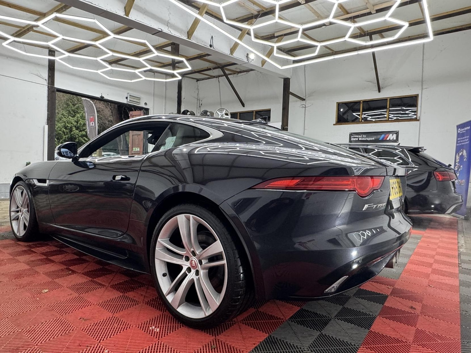Used Jaguar F-Type 2015 for sale - 77210684: Photo 8