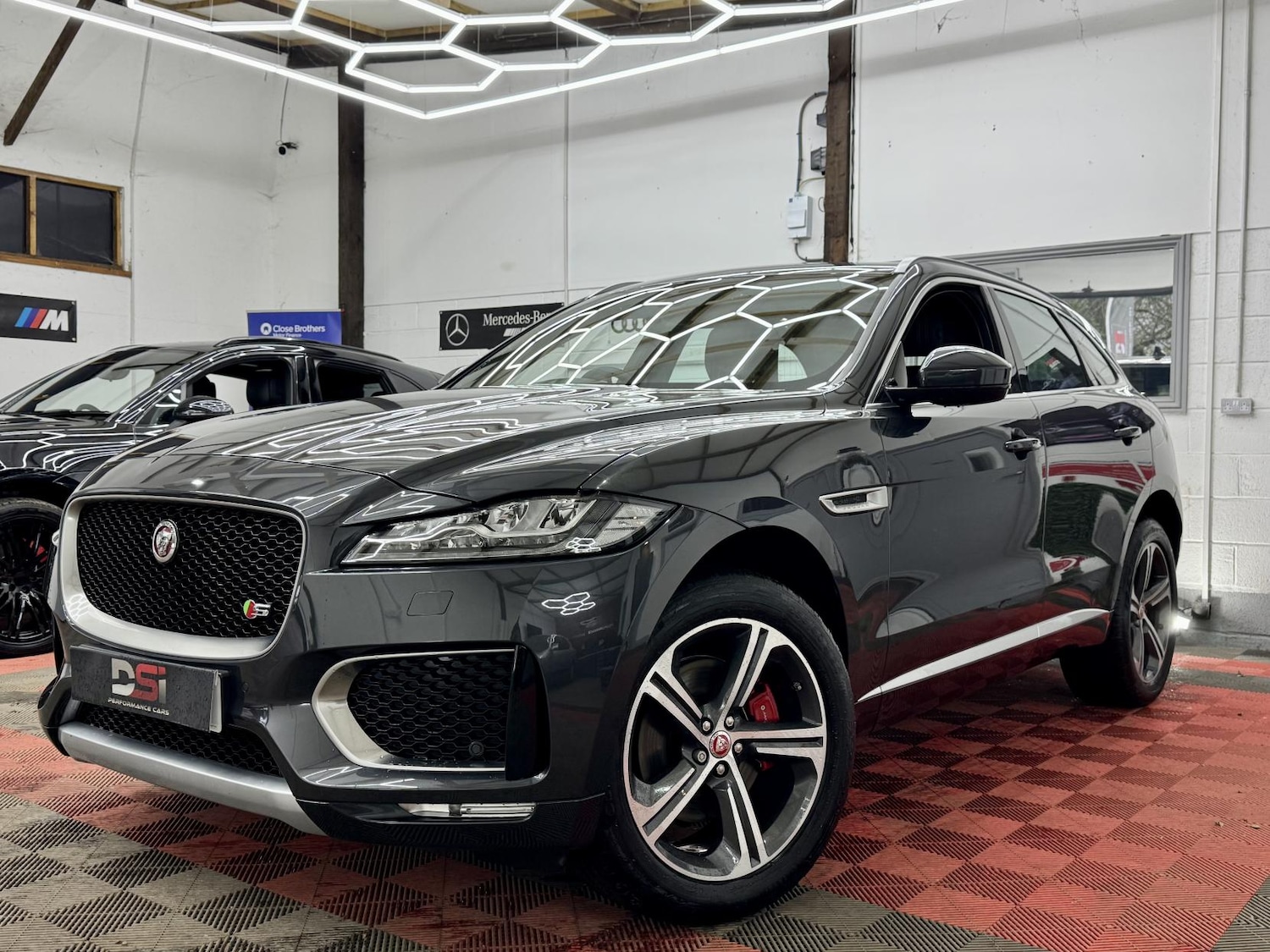 Used Jaguar F-Pace 2016 for sale - 77476635: Photo 3