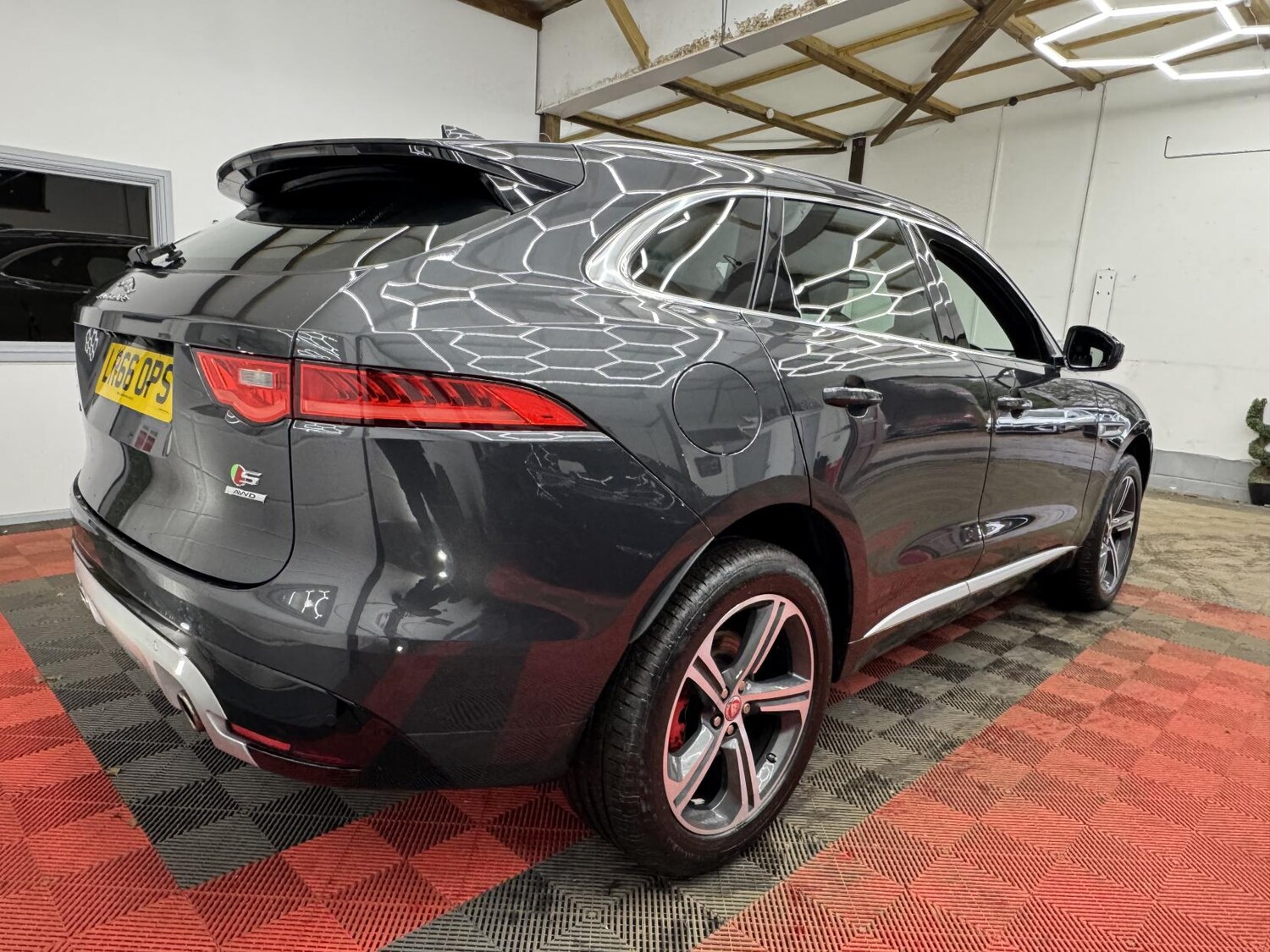 Used Jaguar F-Pace 2016 for sale - 77476635: Photo 8