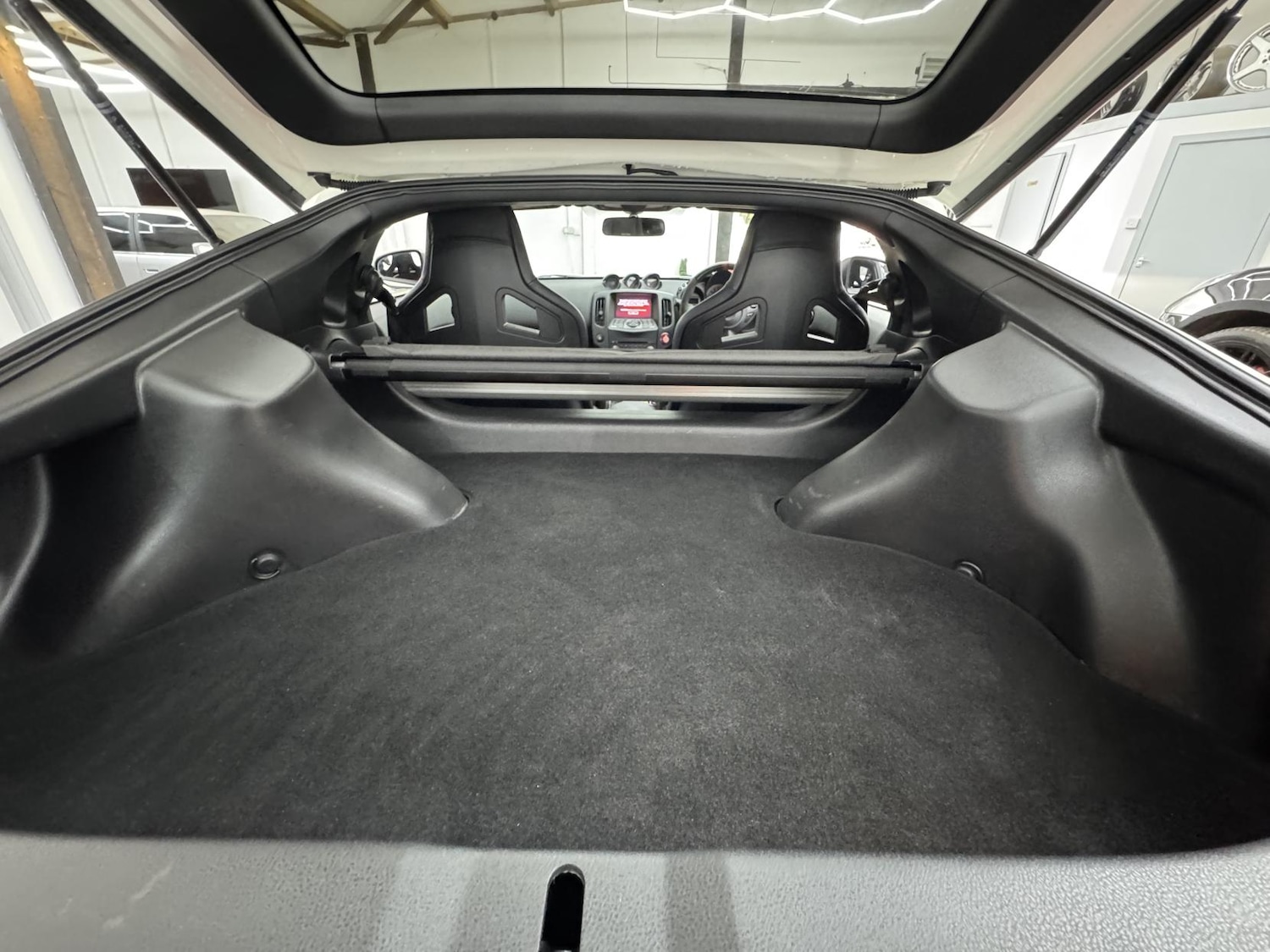 Used Nissan 370 Z 2017 for sale - 77532300: Photo 10