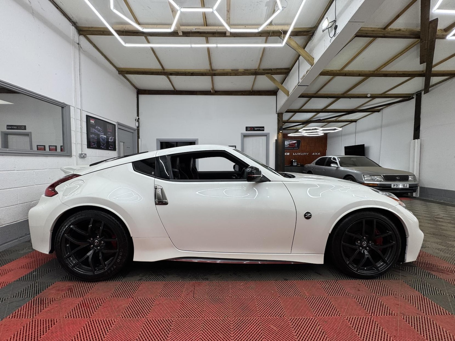Used Nissan 370 Z 2017 for sale - 77532300: Photo 6