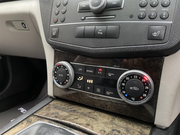 Used Mercedes-Benz C Class 2010 for sale - 76279207: Photo 27