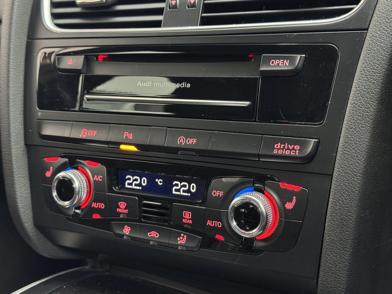 Used Audi A4 2015 for sale - 77804012: Photo 40