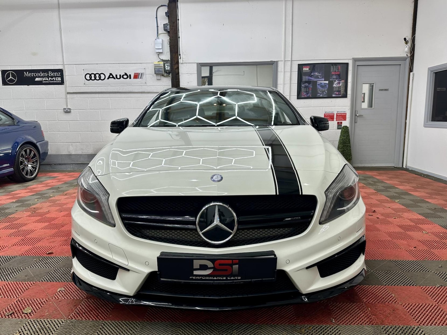 Used Mercedes-Benz A-Class 2013 for sale - 76862052: Photo 2