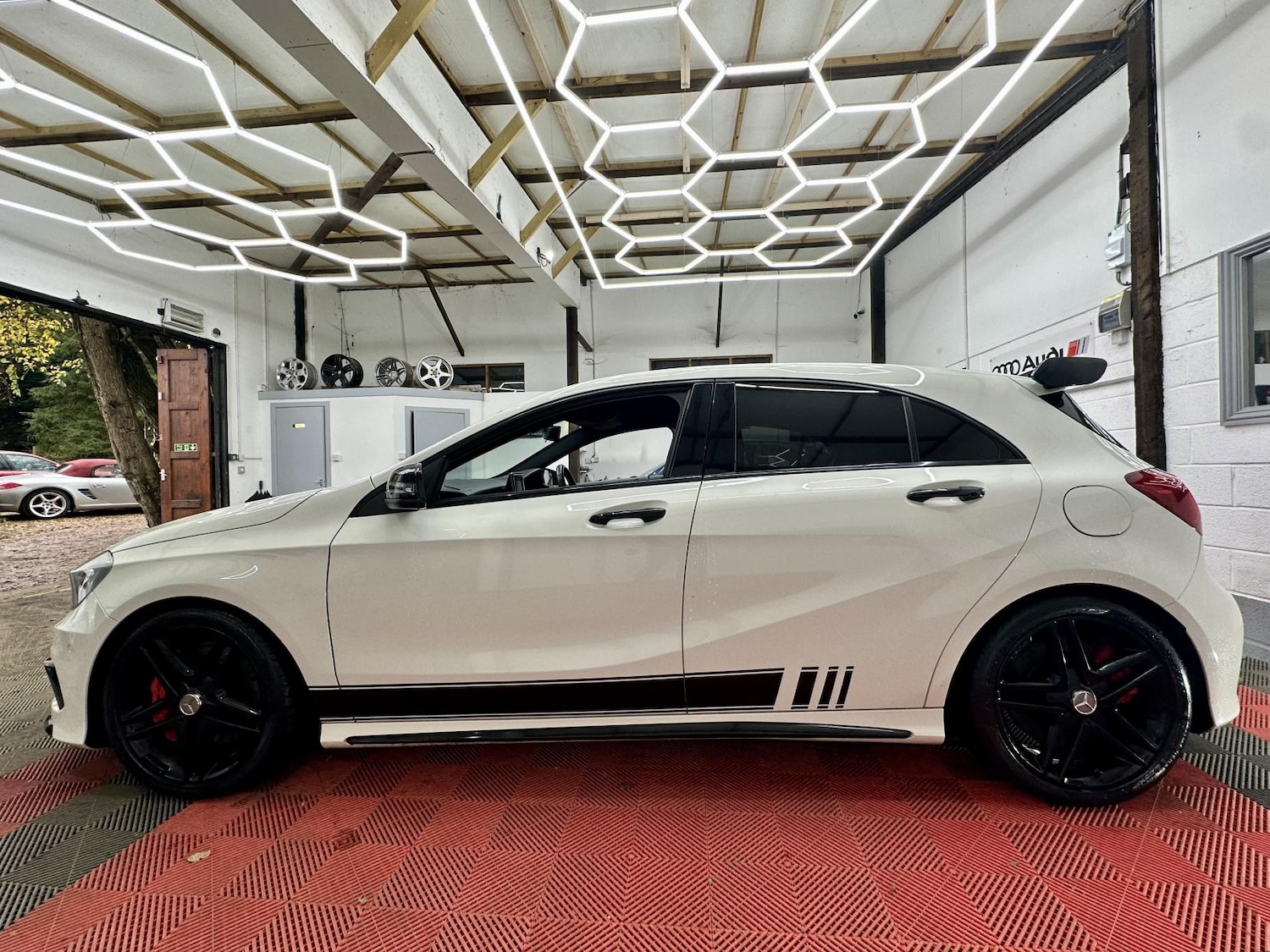 Used Mercedes-Benz A-Class 2013 for sale - 76862052: Photo 3