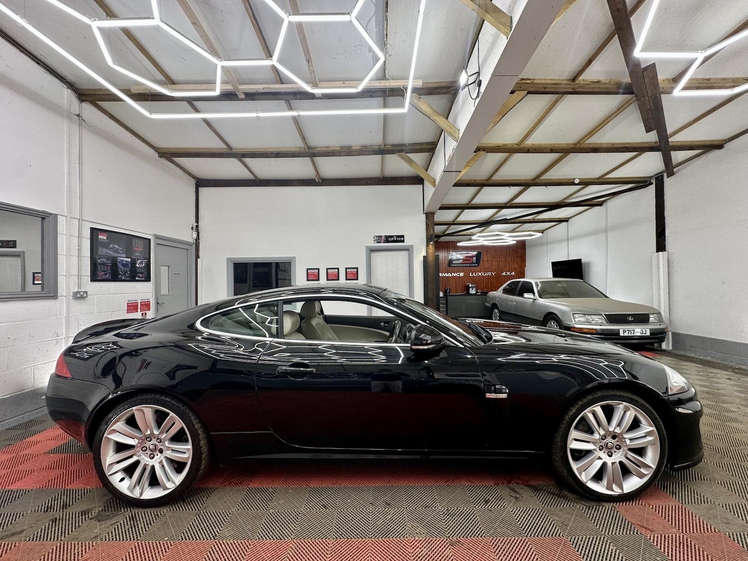 Used Jaguar XK 2010 for sale - 77807578: Photo 10