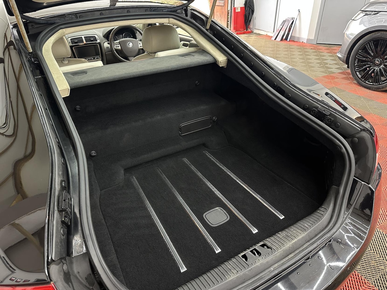 Used Jaguar XK 2010 for sale - 77807578: Photo 13