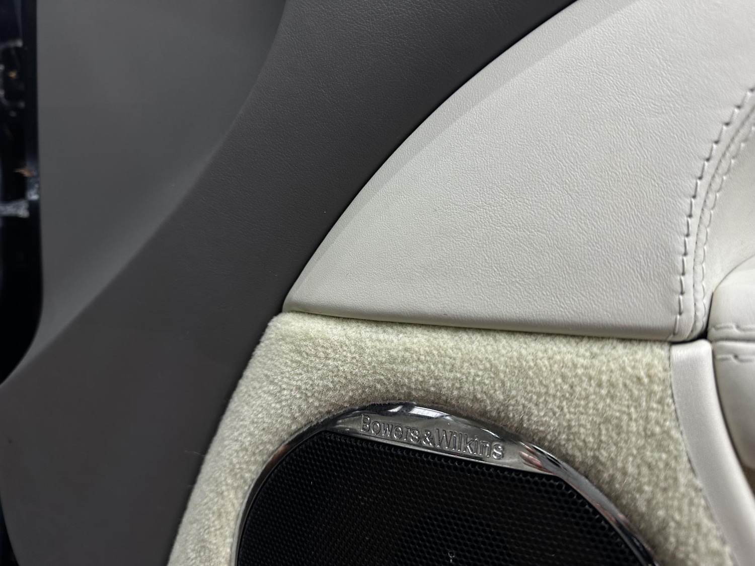 Used Jaguar XK 2010 for sale - 77807578: Photo 15