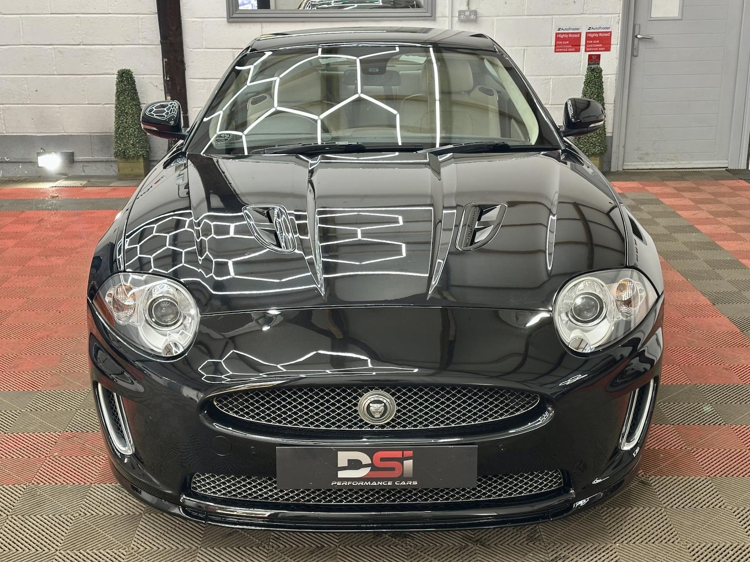 Used Jaguar XK 2010 for sale - 77807578: Photo 2