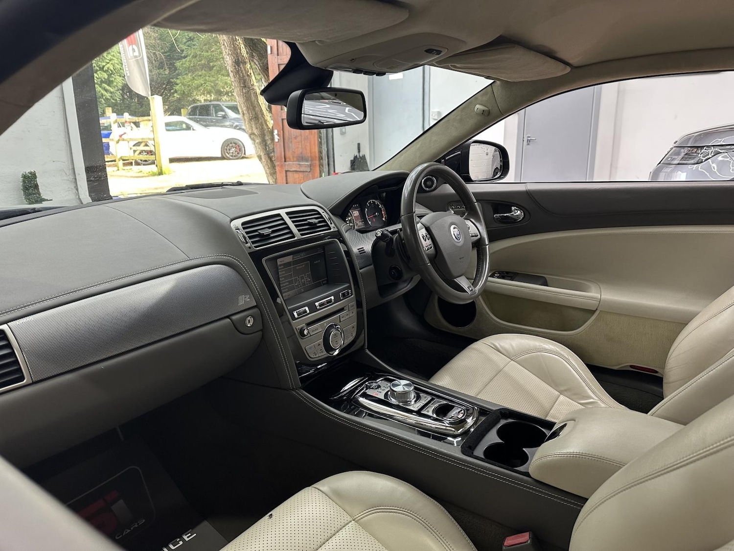 Used Jaguar XK 2010 for sale - 77807578: Photo 24