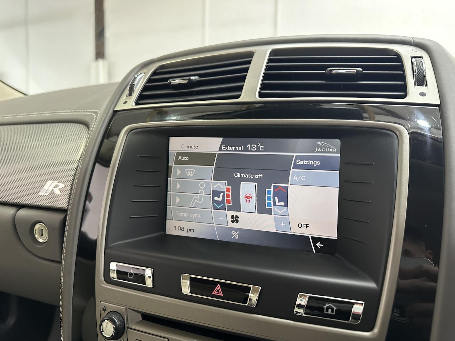 Used Jaguar XK 2010 for sale - 77807578: Photo 32