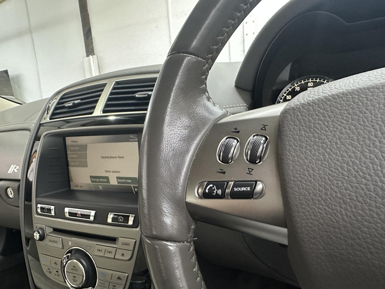 Used Jaguar XK 2010 for sale - 77807578: Photo 38