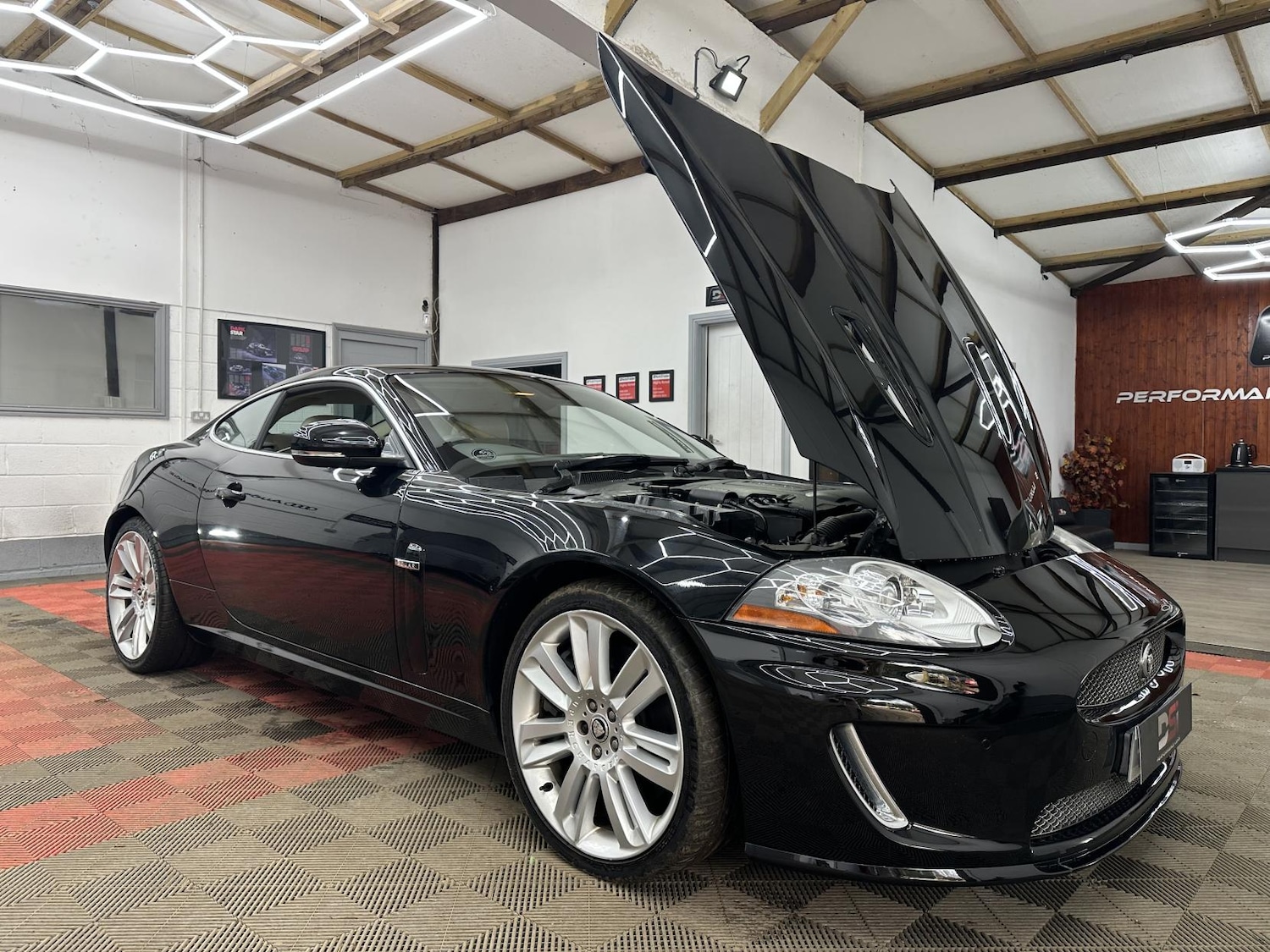 Used Jaguar XK 2010 for sale - 77807578: Photo 40
