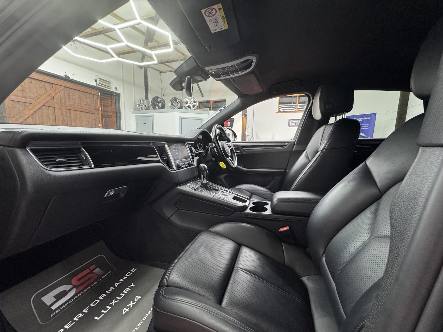 Used Porsche Macan 2017 for sale - 76911536: Photo 26