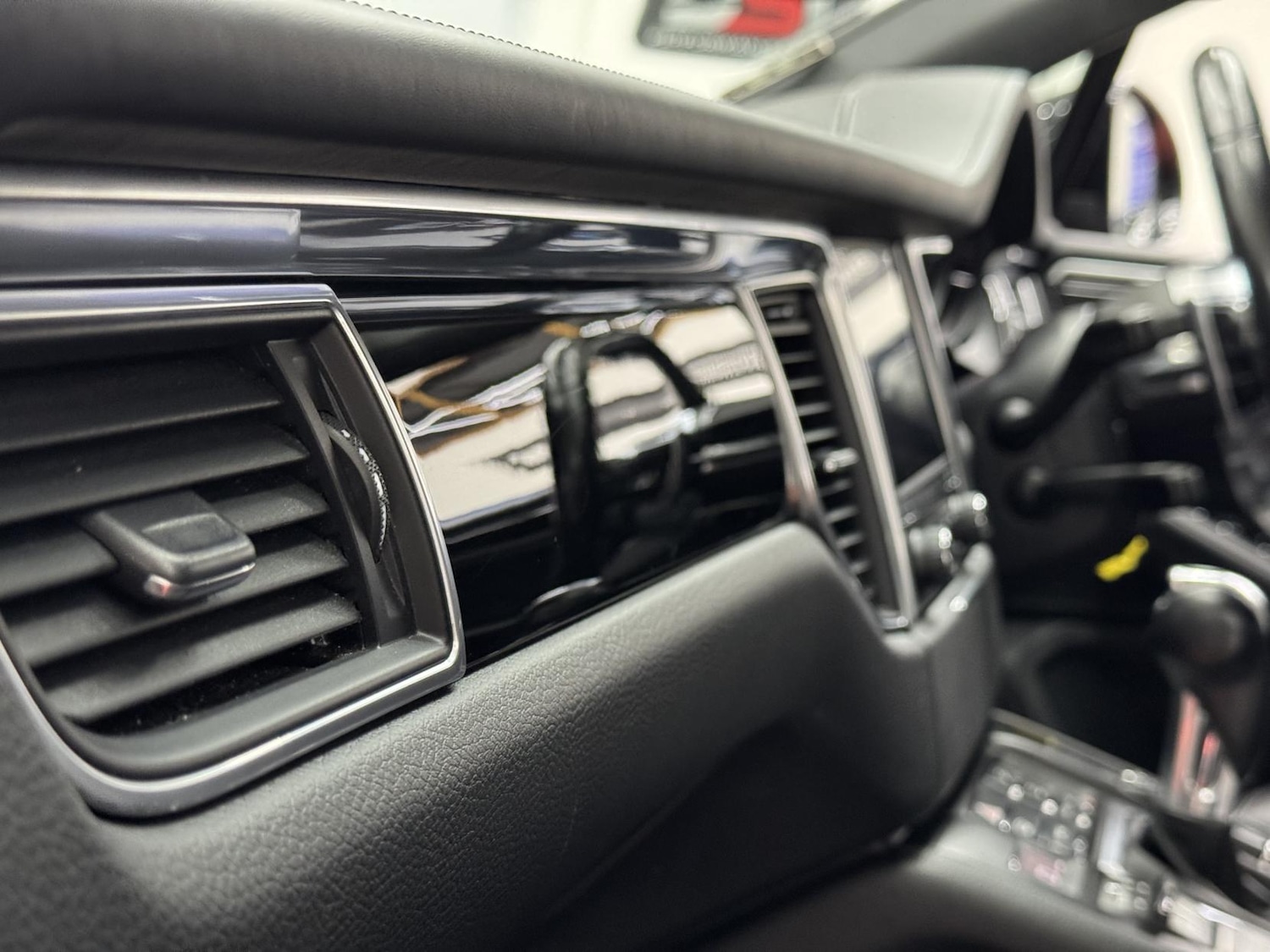 Used Porsche Macan 2017 for sale - 76911536: Photo 29