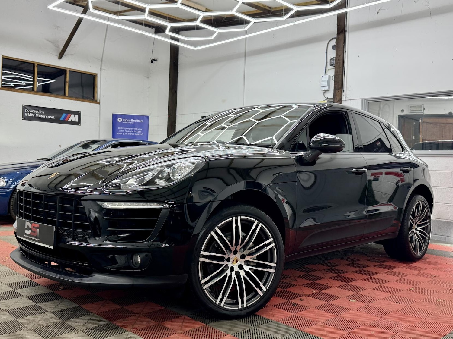 Used Porsche Macan 2017 for sale - 76911536: Photo 3