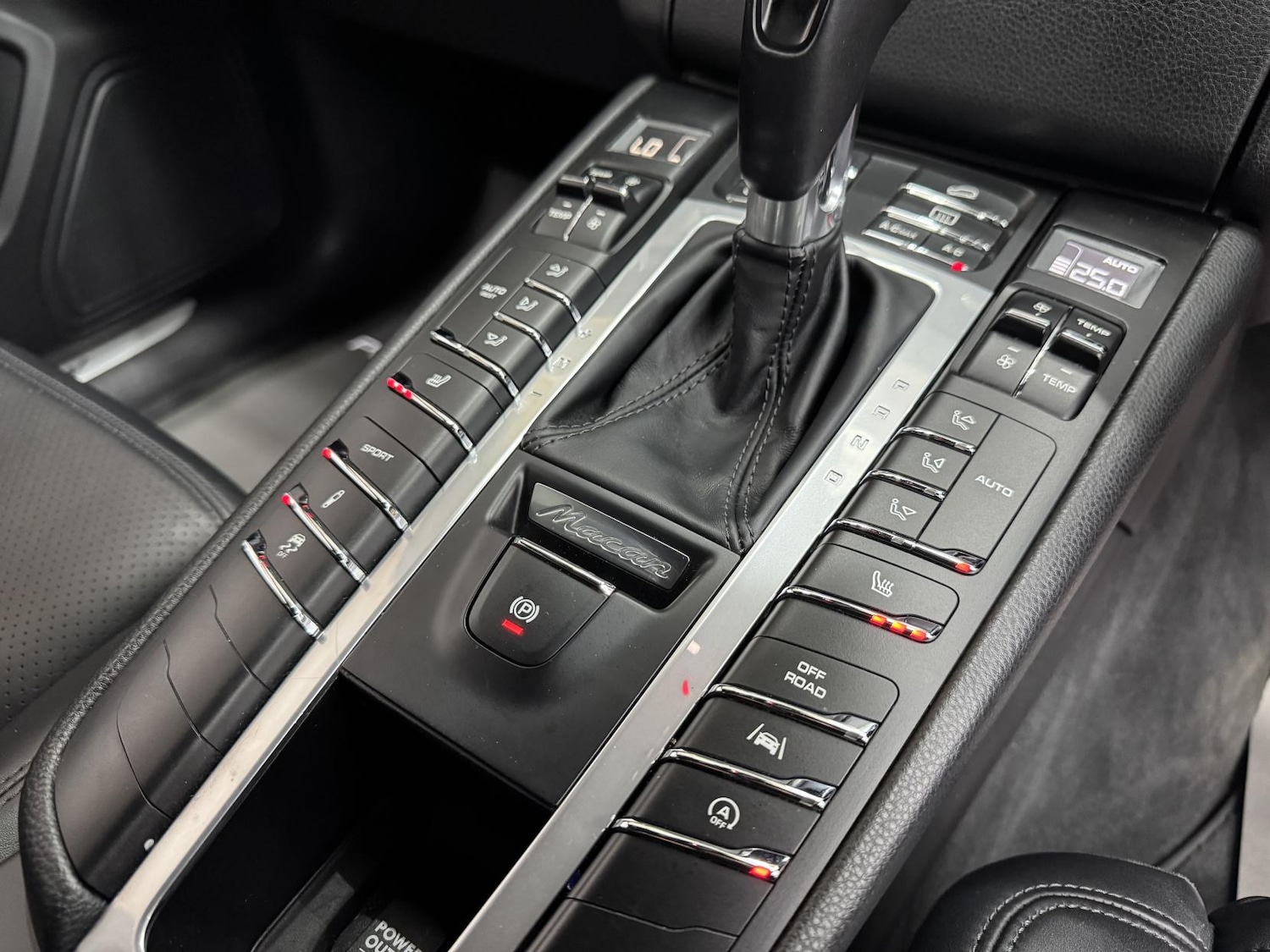 Used Porsche Macan 2017 for sale - 76911536: Photo 41