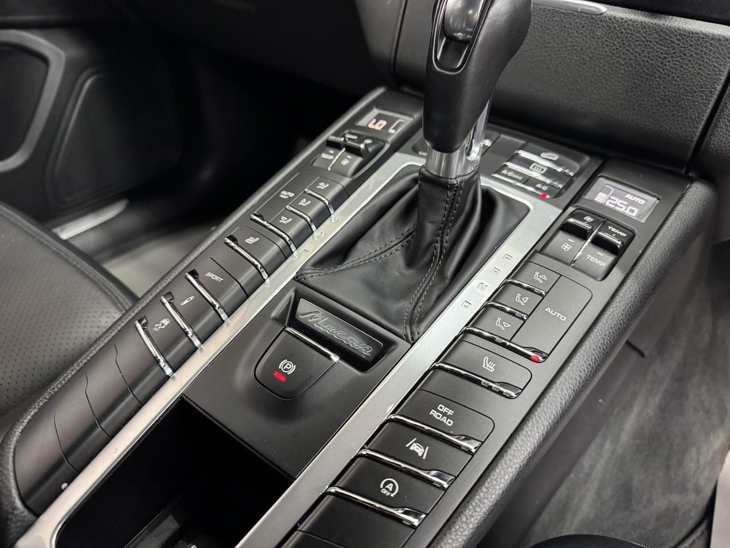 Used Porsche Macan 2017 for sale - 76911536: Photo 42