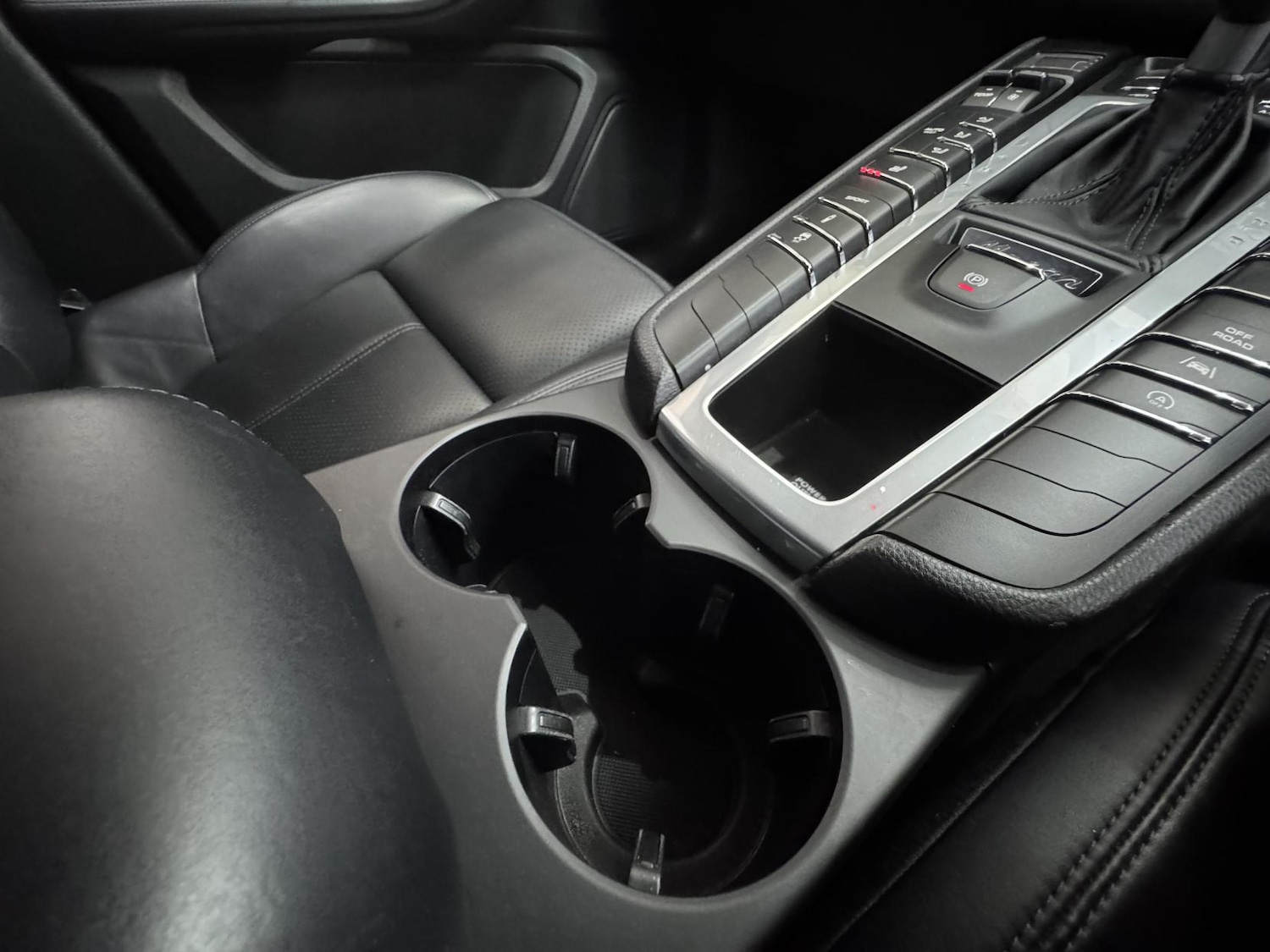 Used Porsche Macan 2017 for sale - 76911536: Photo 50