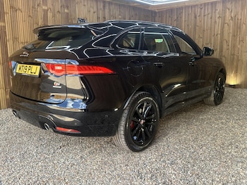 Used Jaguar F-Pace 2019 for sale - 79177111: Photo