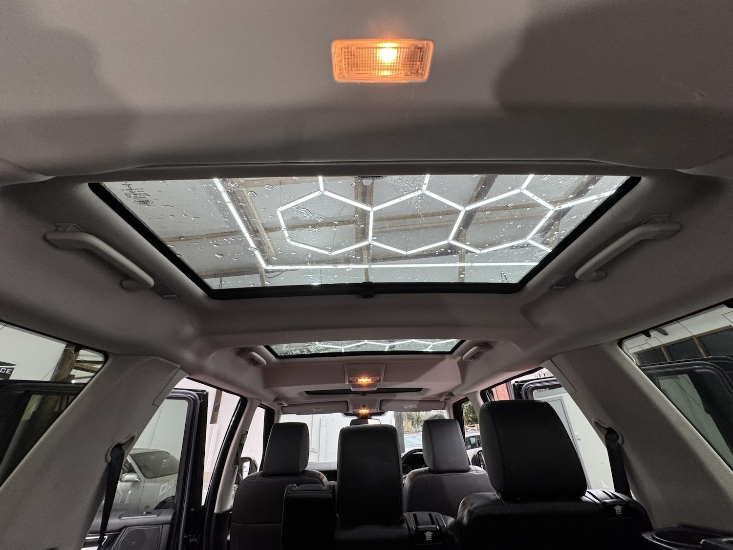 Used Land Rover Discovery 4 2016 for sale - 77151666: Photo 11