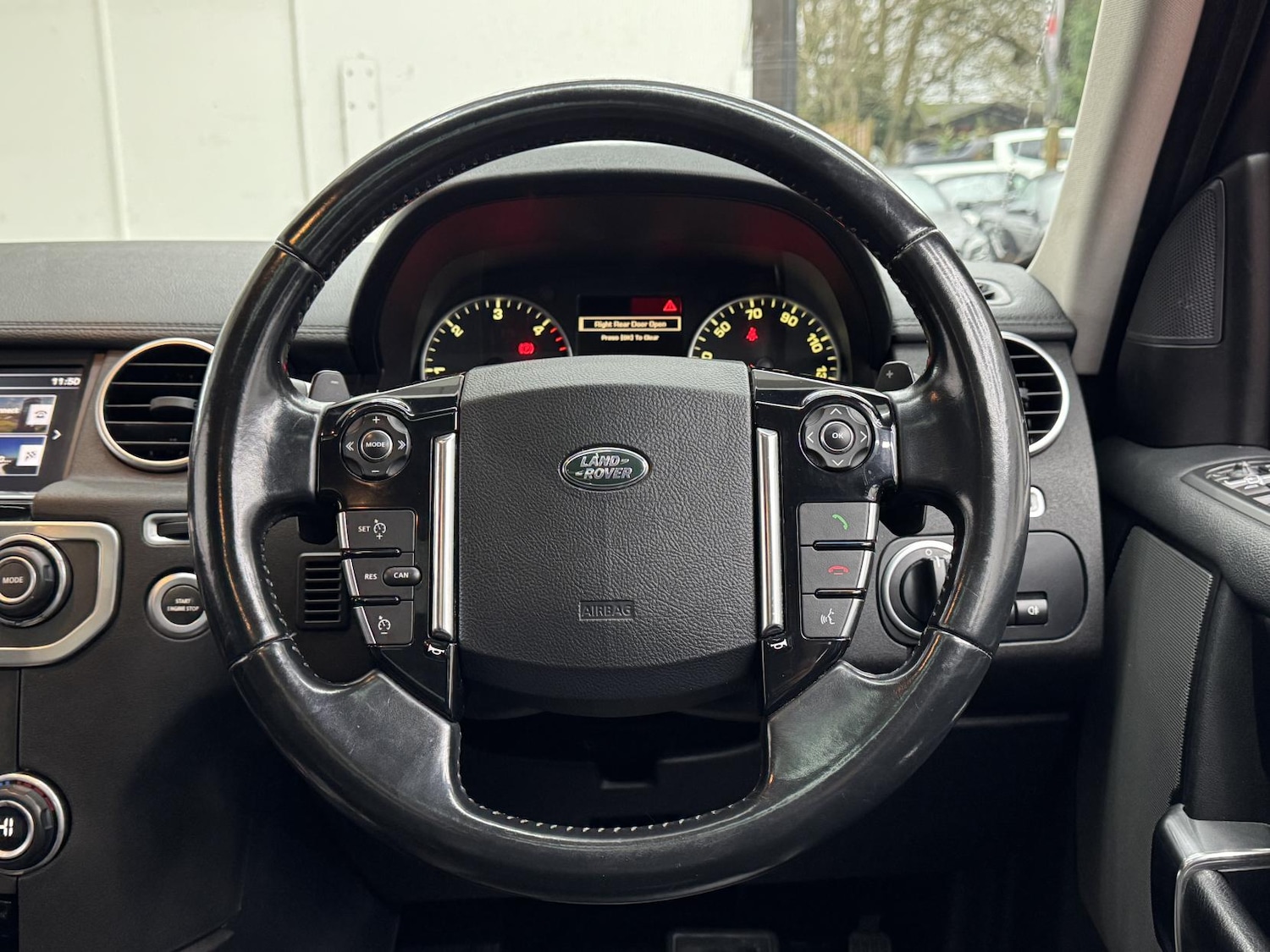 Used Land Rover Discovery 4 2016 for sale - 77151666: Photo 28