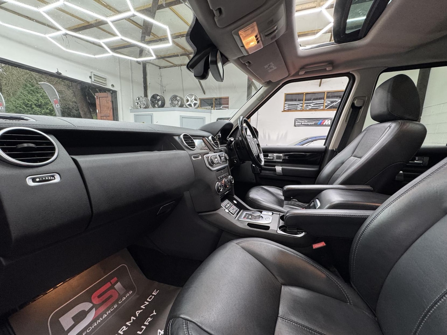 Used Land Rover Discovery 4 2016 for sale - 77151666: Photo 31