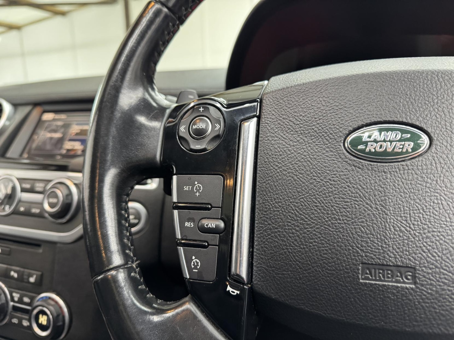 Used Land Rover Discovery 4 2016 for sale - 77151666: Photo 37