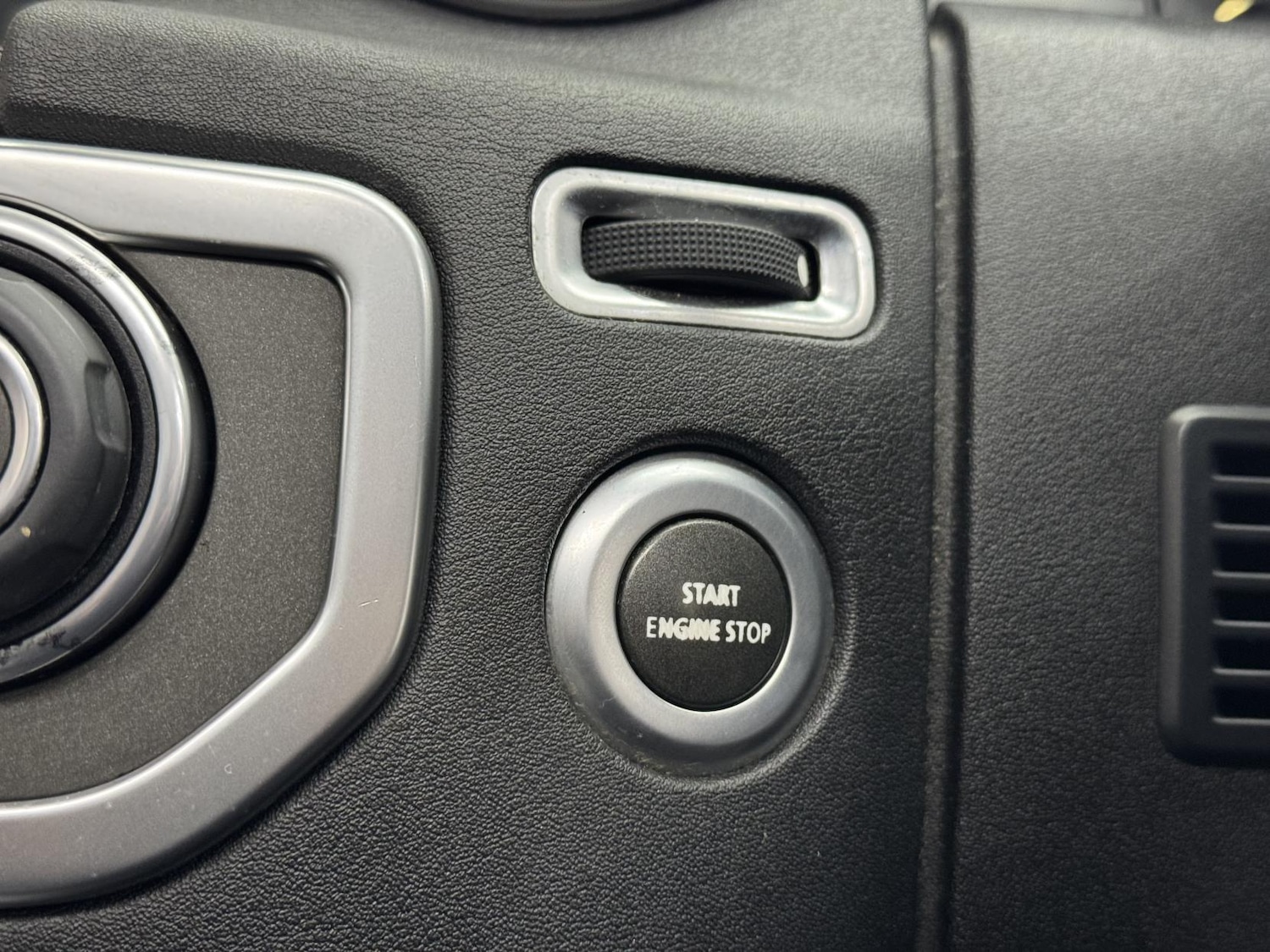 Used Land Rover Discovery 4 2016 for sale - 77151666: Photo 47