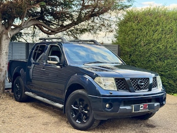 Used Nissan Navara 2010 for sale - 76394035: Photo