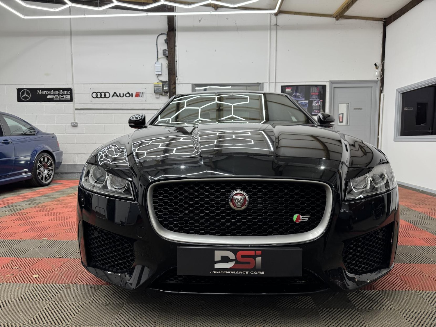 Used Jaguar XF 2016 for sale - 77063592: Photo 2