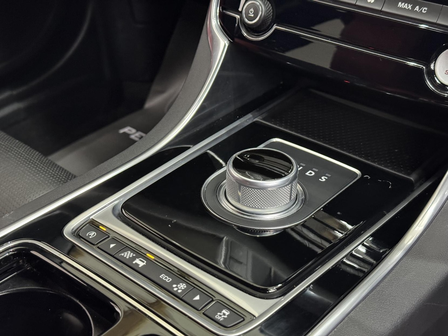 Used Jaguar XF 2016 for sale - 77063592: Photo 33