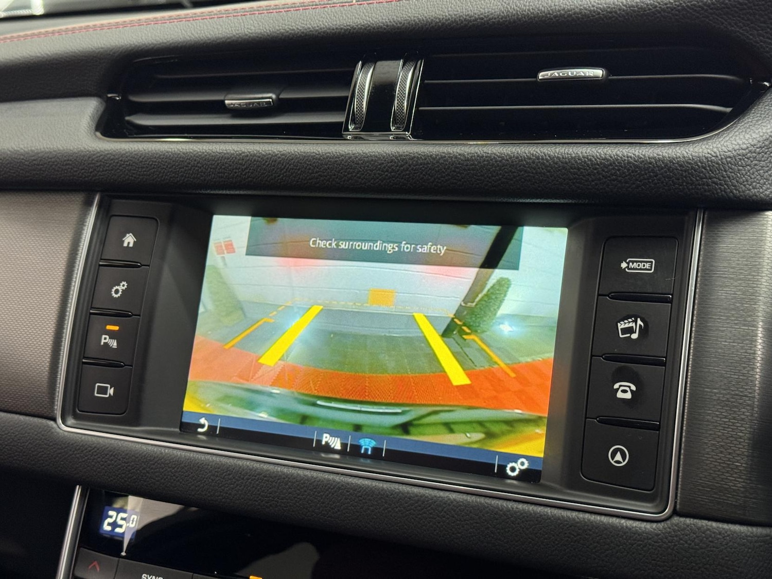 Used Jaguar XF 2016 for sale - 77063592: Photo 40