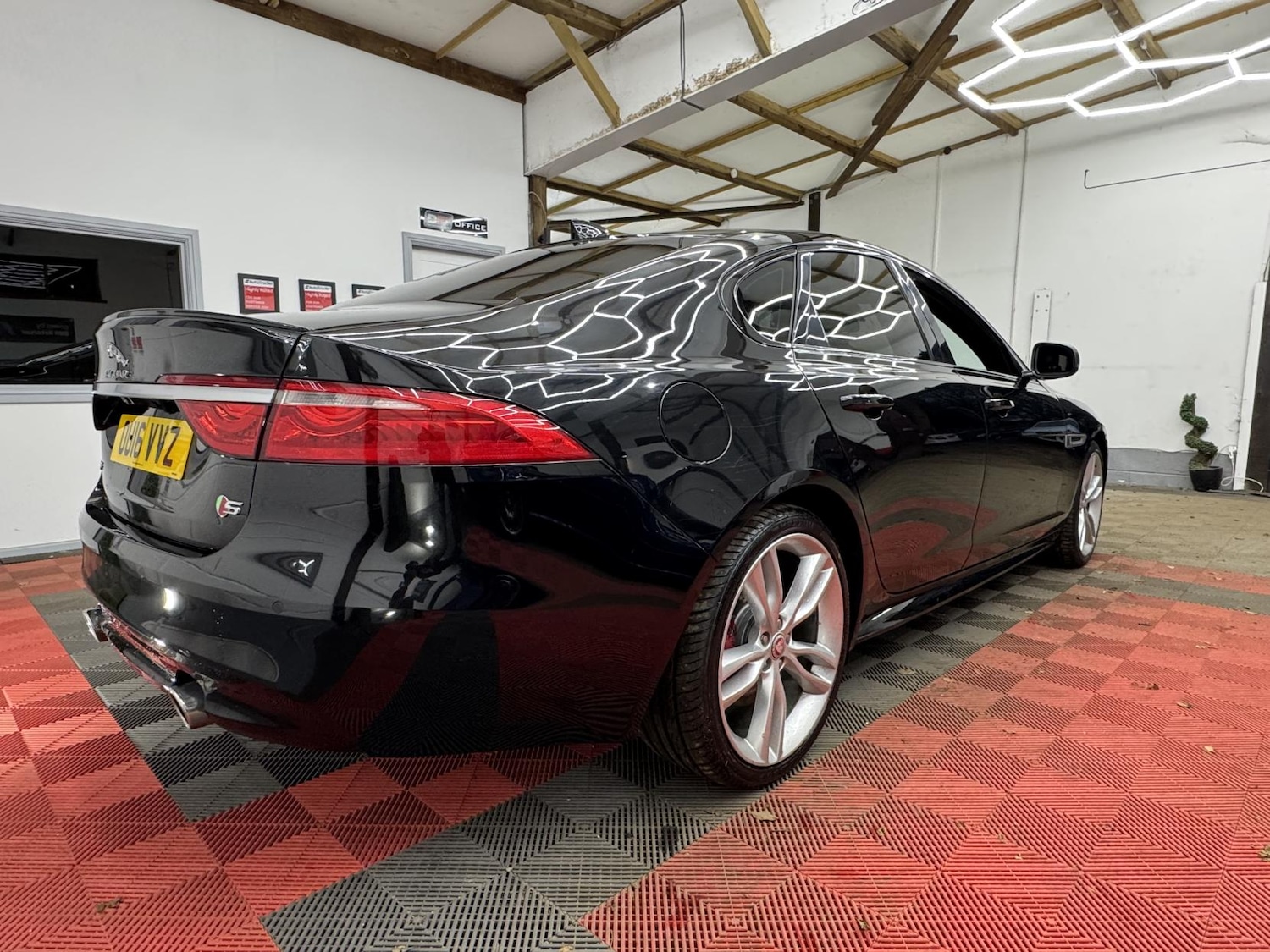 Used Jaguar XF 2016 for sale - 77063592: Photo 7