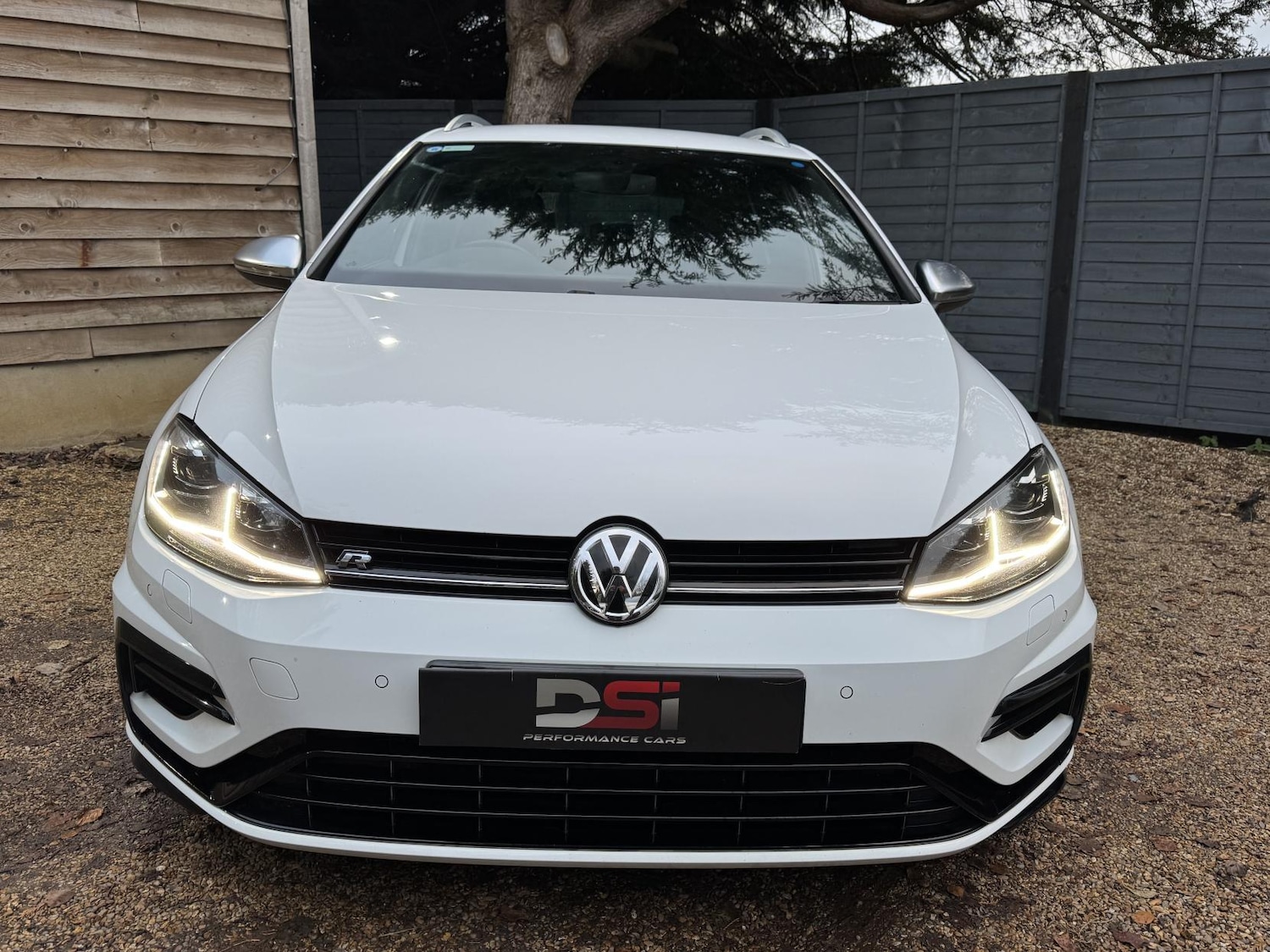 Used Volkswagen Golf 2017 for sale - 76631076: Photo 2