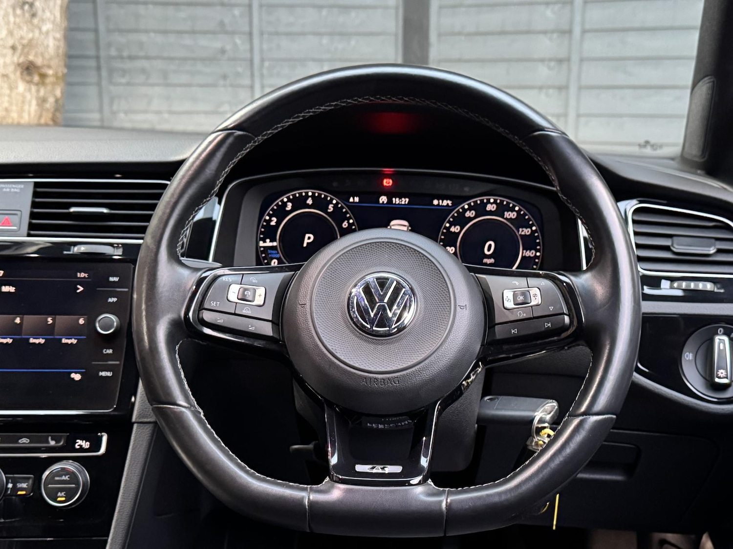 Used Volkswagen Golf 2017 for sale - 76631076: Photo 21