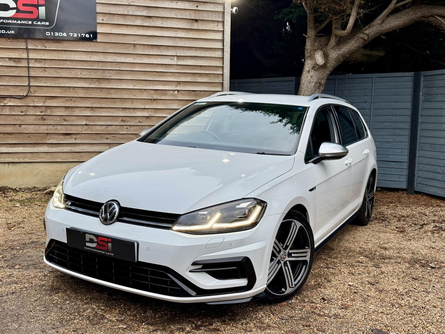 Used Volkswagen Golf 2017 for sale - 76631076: Photo 3