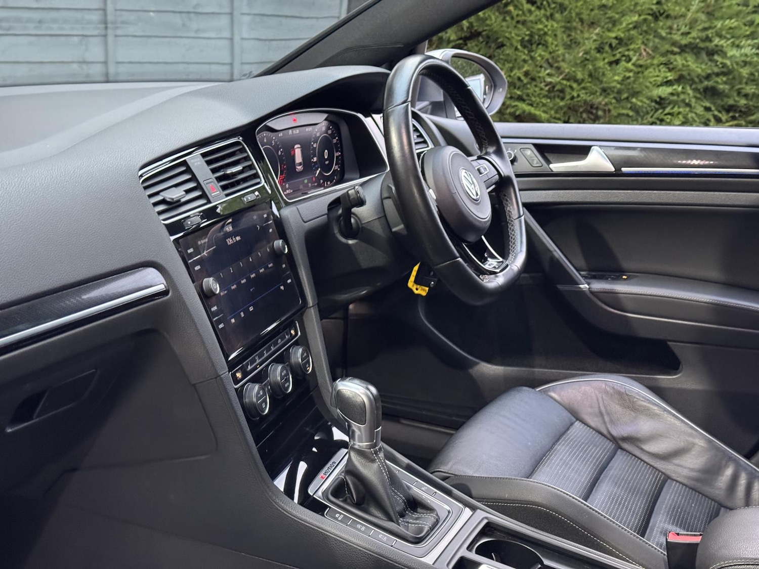 Used Volkswagen Golf 2017 for sale - 76631076: Photo 30