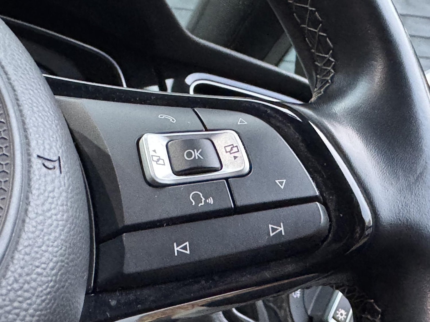 Used Volkswagen Golf 2017 for sale - 76631076: Photo 35